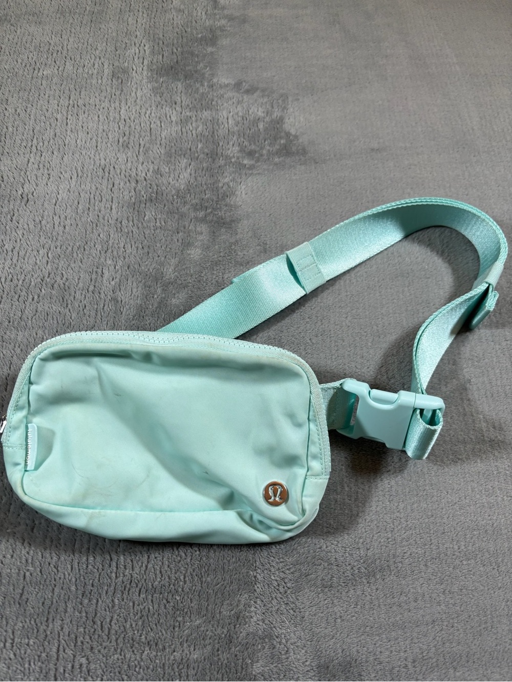 lululemon athletica Mint Green Crossbody Belt Bag
